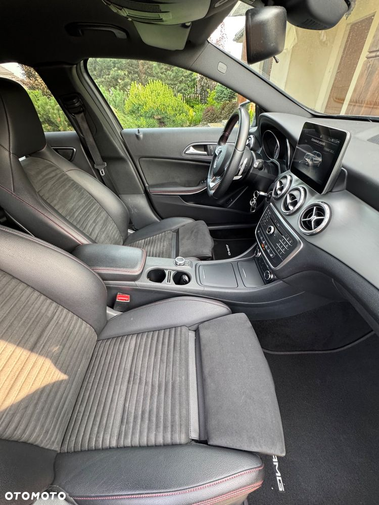 Mercedes-Benz GLA - 17