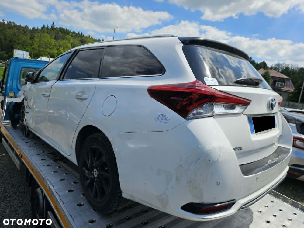 Toyota Auris 1.8 HSD Luna - 1