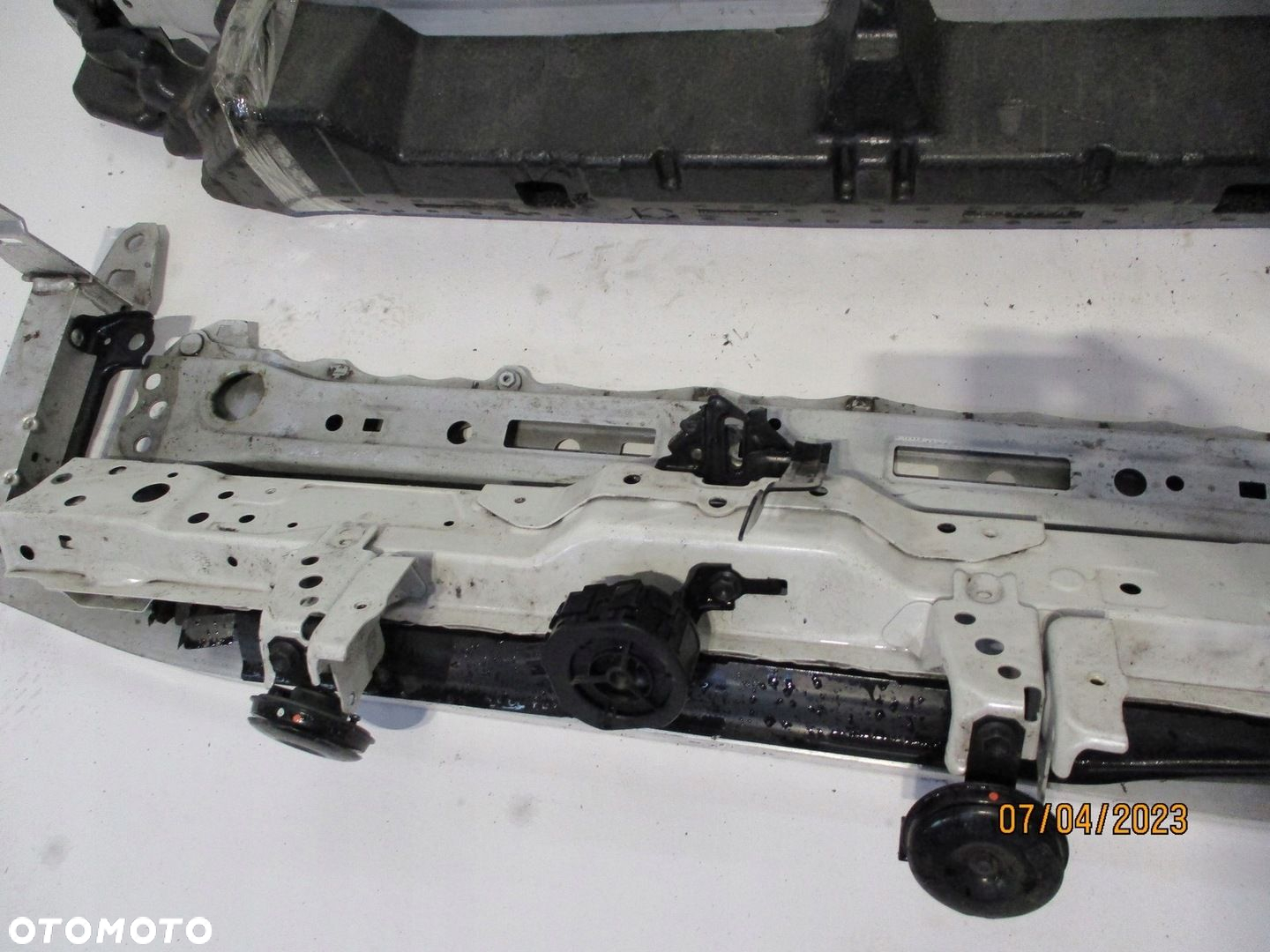 Pas przedni chłodnice TOYOTA RAV4 V 21r 2,5 HYB - 3