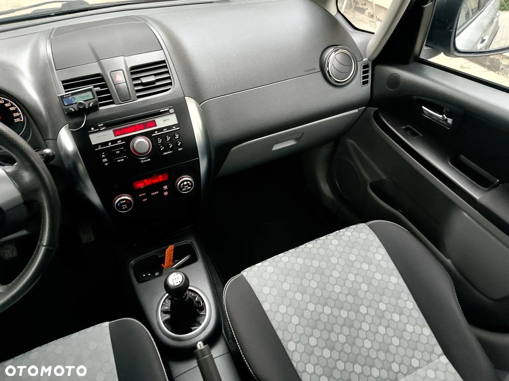 Suzuki SX4 1.6 VVT 4x2 Comfort - 10