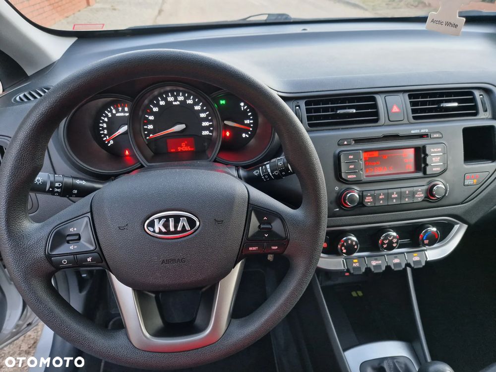 Kia Rio 1.4 Edition 7 - 14