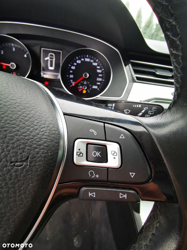 Volkswagen Passat 2.0 TDI BlueMotion Technology Highline - 22