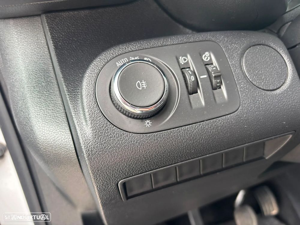 Opel Combo Cargo 3 LUG - LONGA - AC - IVA DEDUTÍVEL - 23