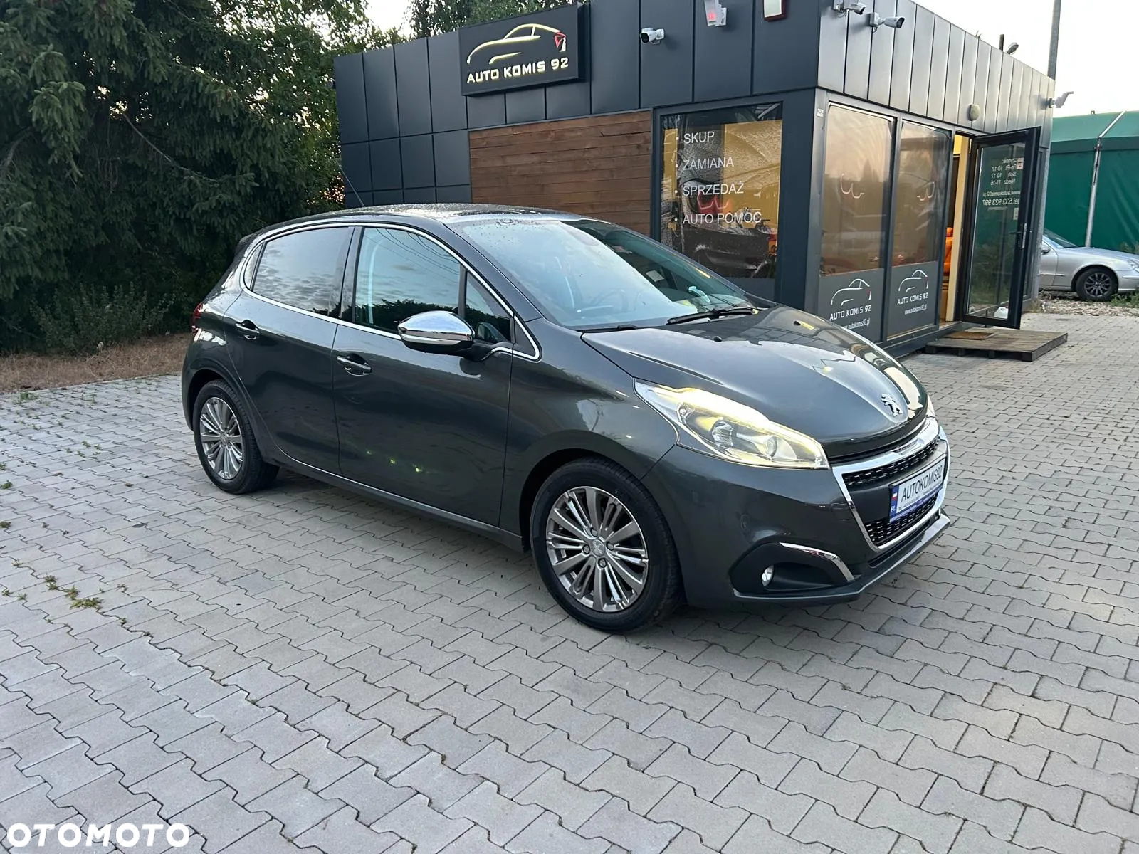 Peugeot 208 1.6 BlueHDi Allure S&S - 2