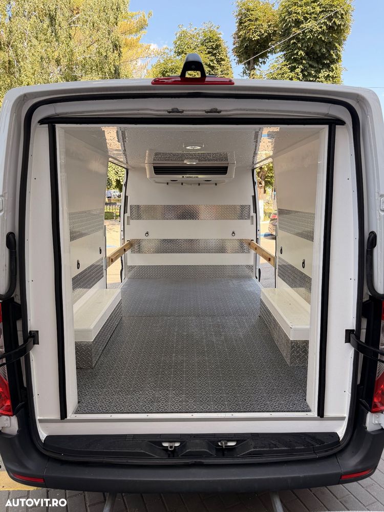 Mercedes-Benz Sprinter - 4