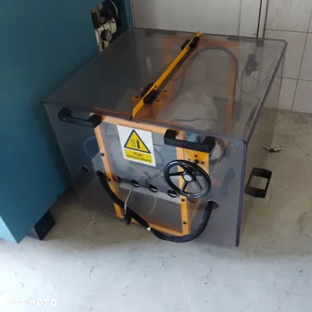 EPS 100 tester wtryskiwaczy Bosch . 0684200704 TCR 5001 - 27