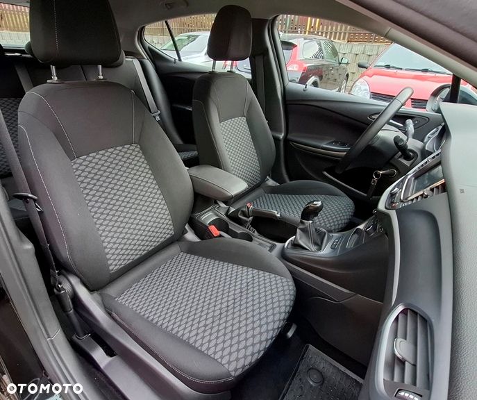 Opel Astra 1.4 T Elite - 9