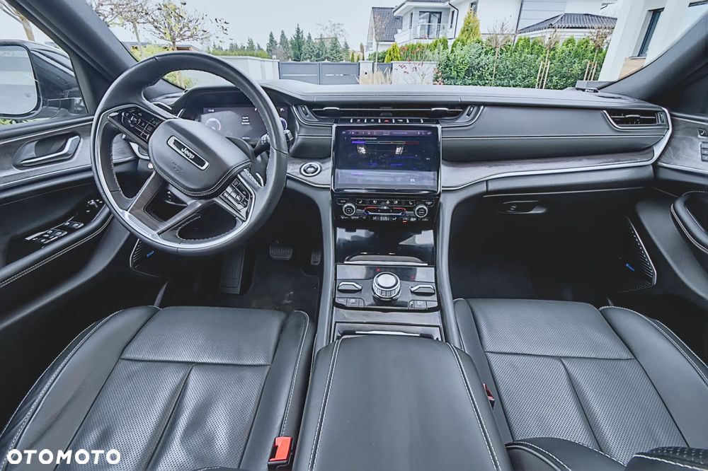 Jeep Grand Cherokee 5.7 V8 Overland - 24