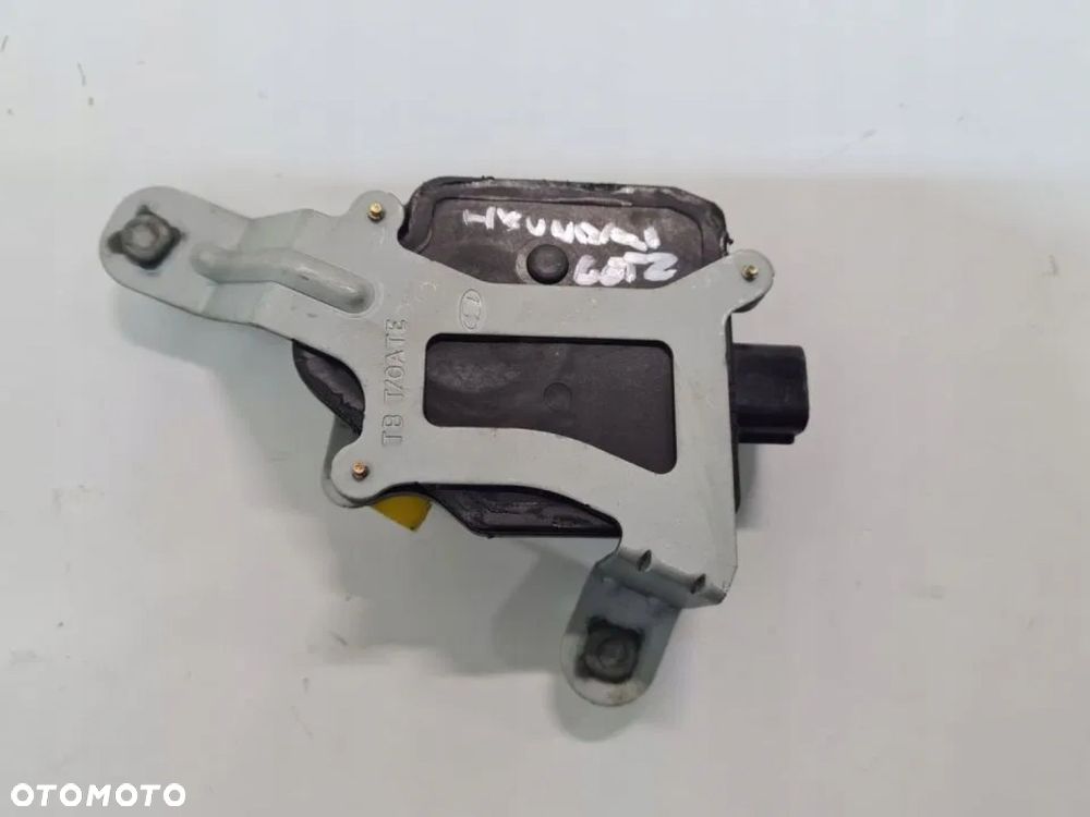 SIŁOWNIK ZAMKA KLAPY BAGAŻNIKA HYUNDAI GETZ 5D - 2