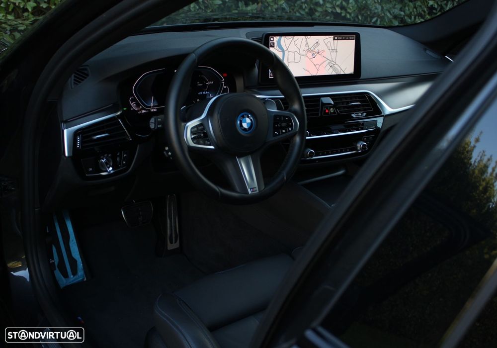 BMW 530 e Pack 50 anos M - 28