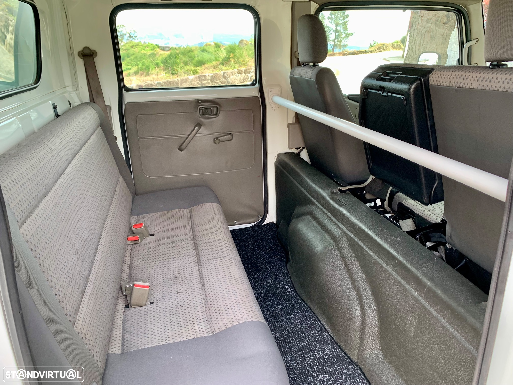 Nissan Cabstar / 6 lugares - 12