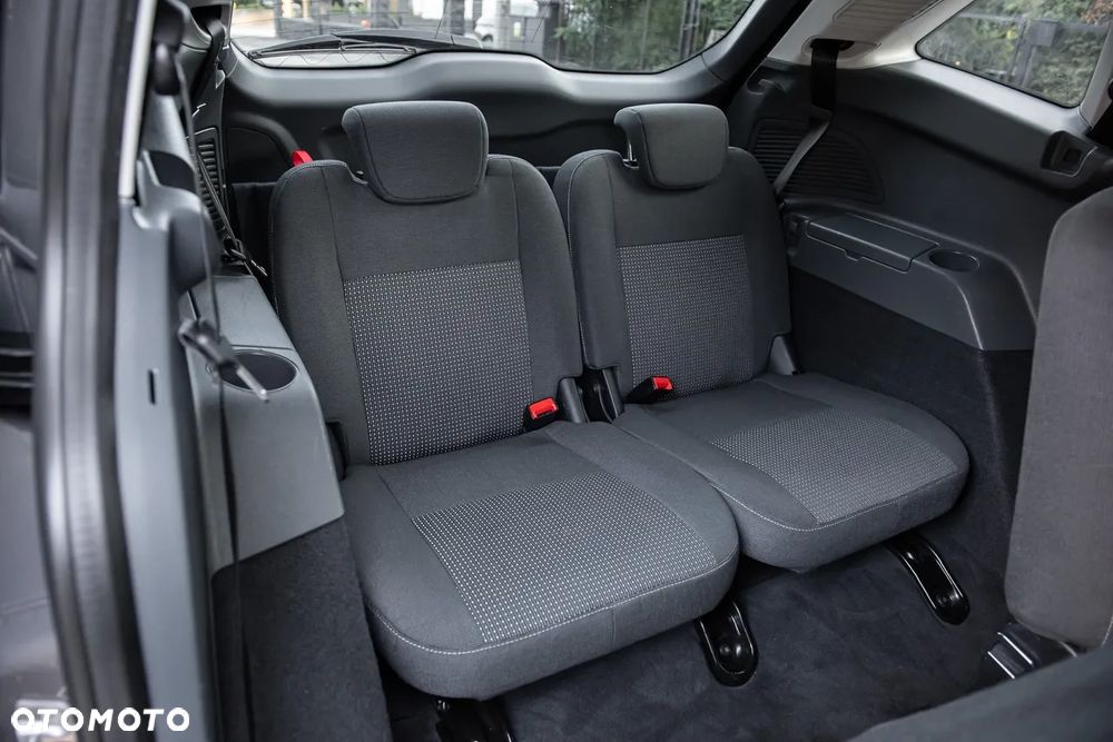 Ford Grand C-MAX - 8