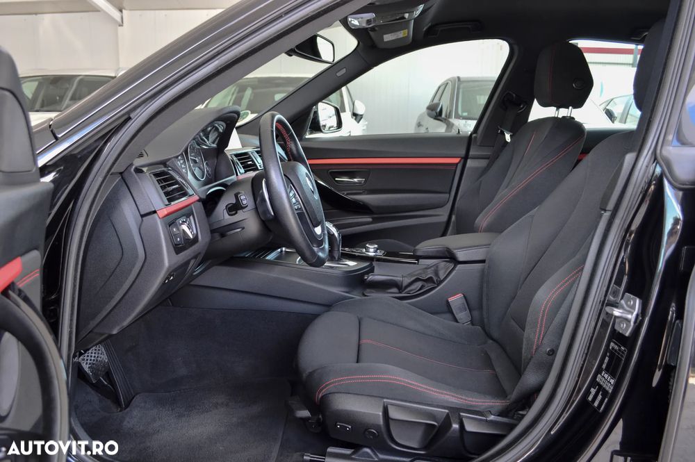 BMW Seria 3 320d Aut. Sport Line - 32