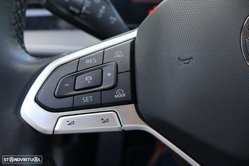 VW Passat Variant 2.0 TDI Business DSG - 21