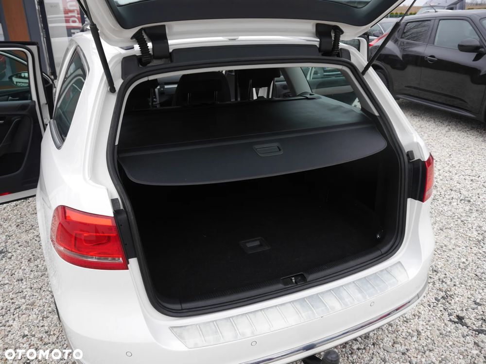 Volkswagen Passat 2.0 TDI BlueMotion Technology Exclusive - 22