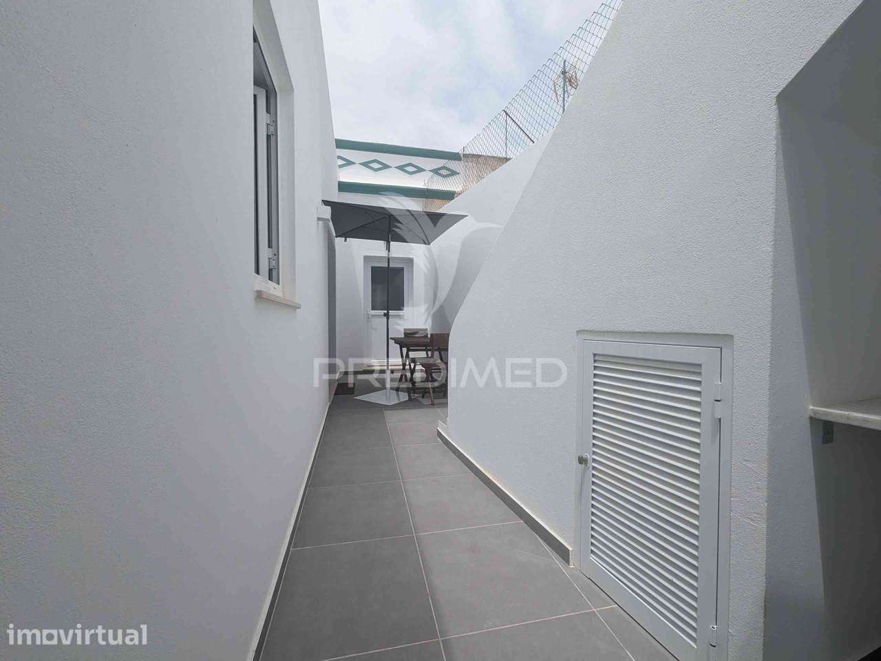 Moradia T2 para arrendamento anual em Santa Luzia - Grande imagem: 2/26