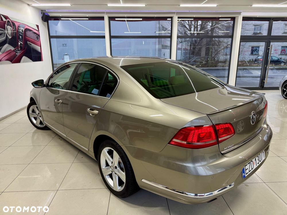 Volkswagen Passat 1.4 TSI R-Line Edition Plus - 34