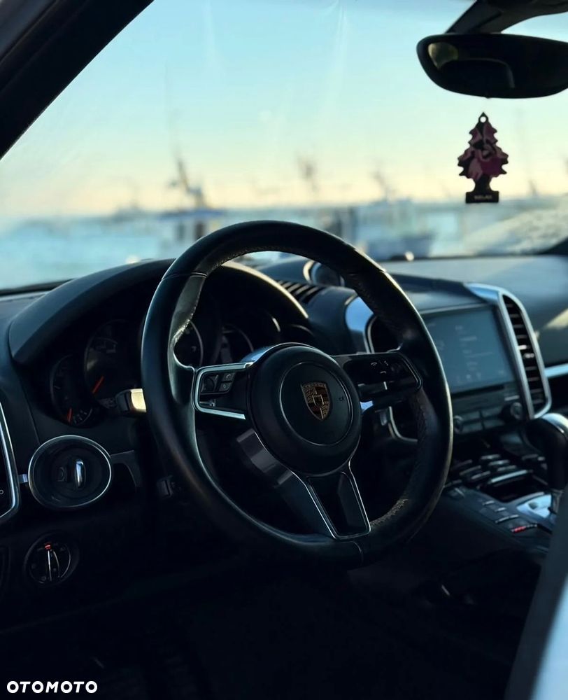 Porsche Cayenne Platinum Edition - 9