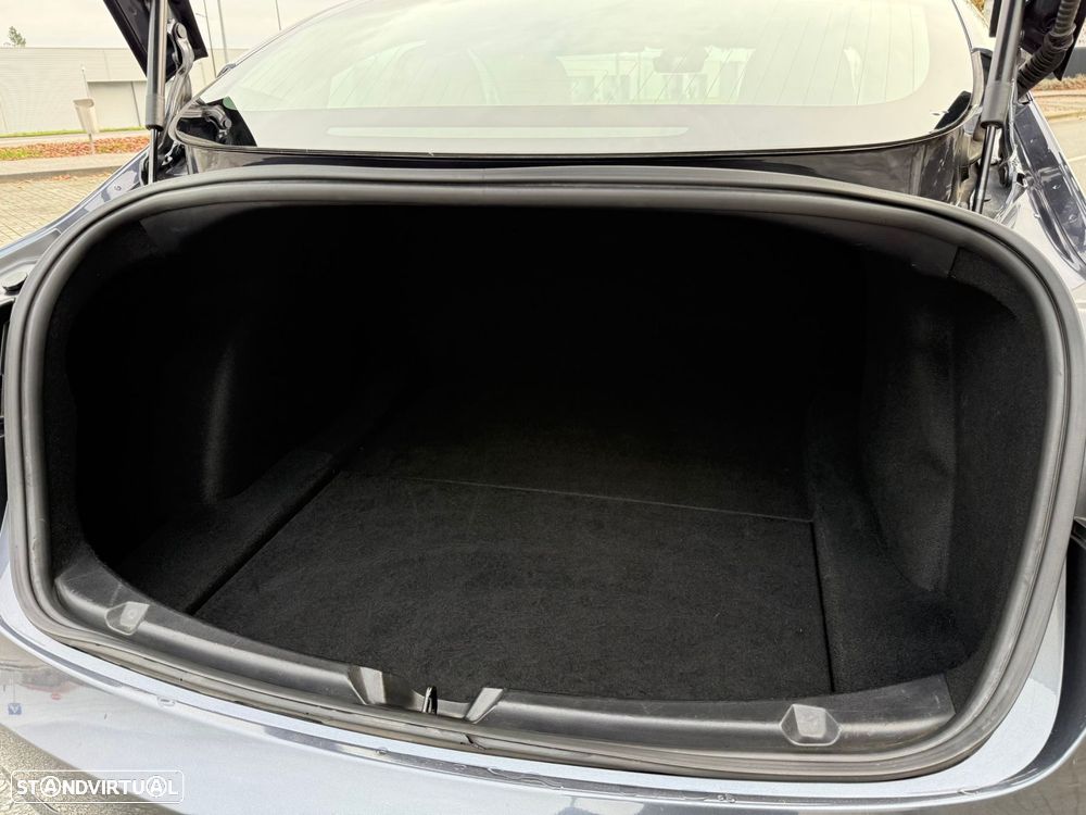 Tesla Model 3 Long-Range Dual Motor AWD - 17