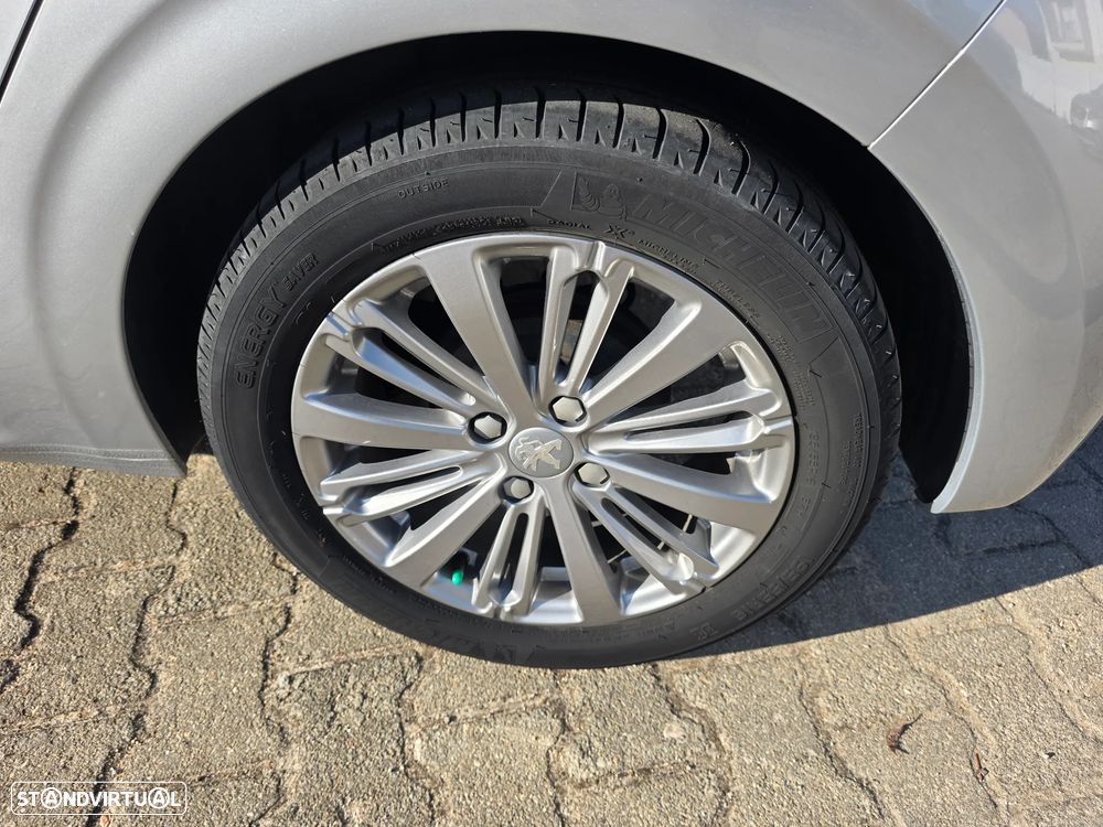 Peugeot 208 82 VTI Style - 34