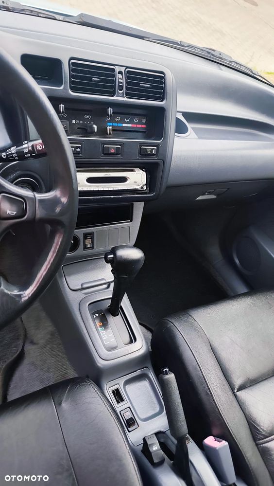 Toyota RAV4 2.0 GLi - 16