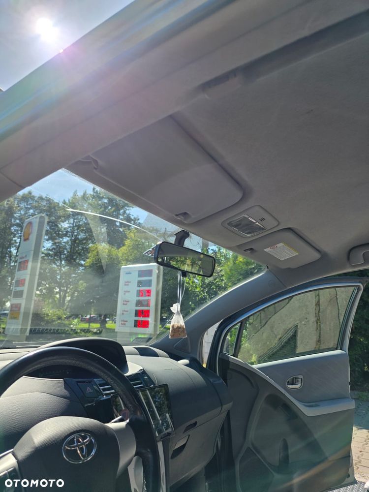 Toyota Yaris - 22