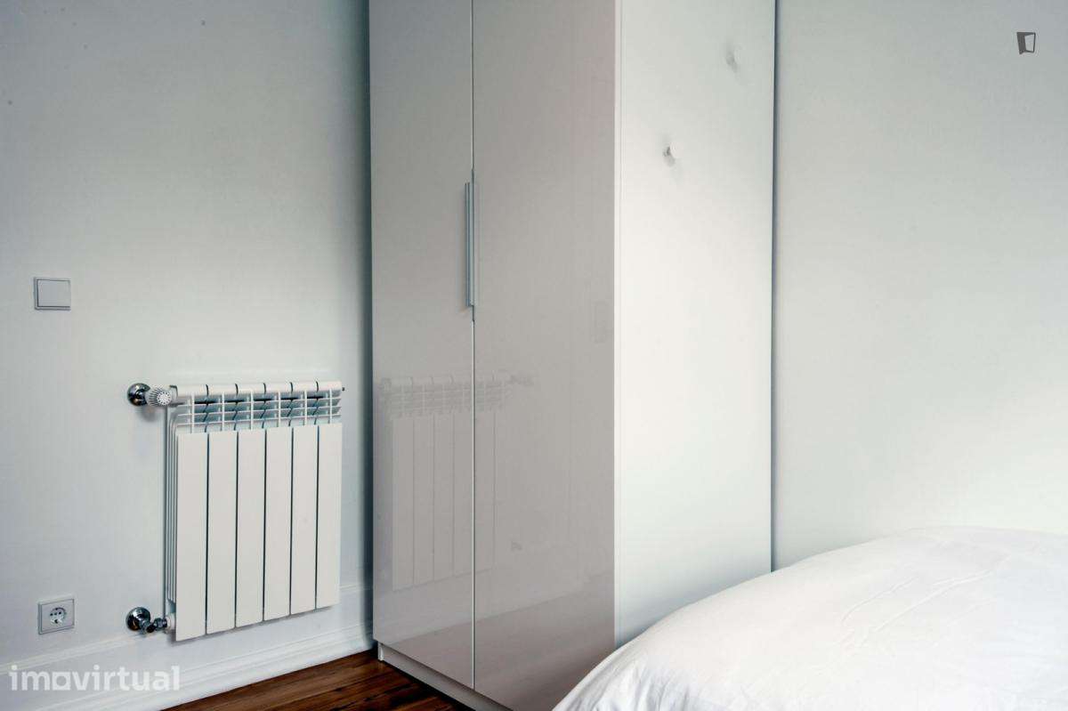 Quarto - localizado em Alameda Lisbon - Grande imagem: 5/9
