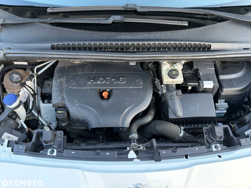 Peugeot 5008 HDI FAP 150 Allure - 23