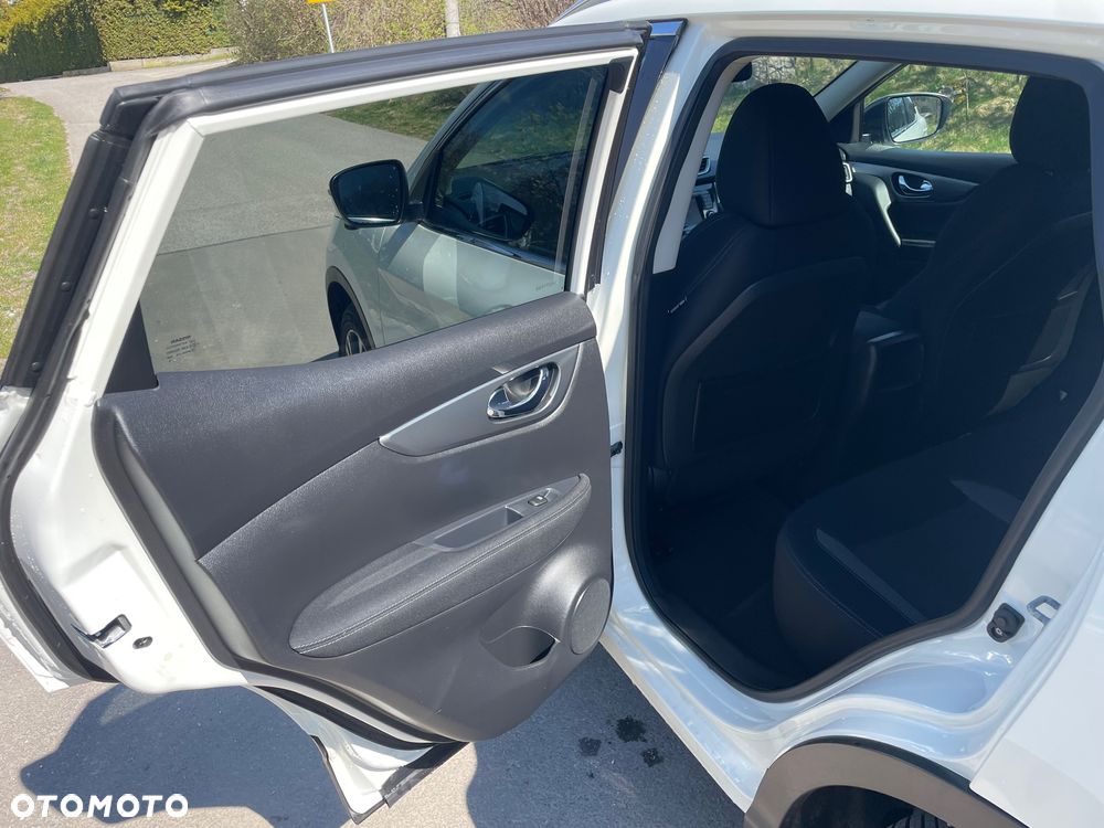 Nissan Qashqai 1.6 DIG-T N-Connecta - 17