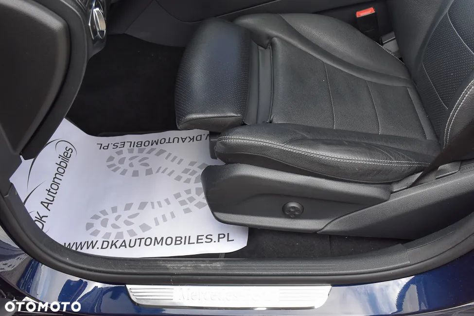 Mercedes-Benz GLC 300 4Matic 9G-TRONIC AMG Line - 24