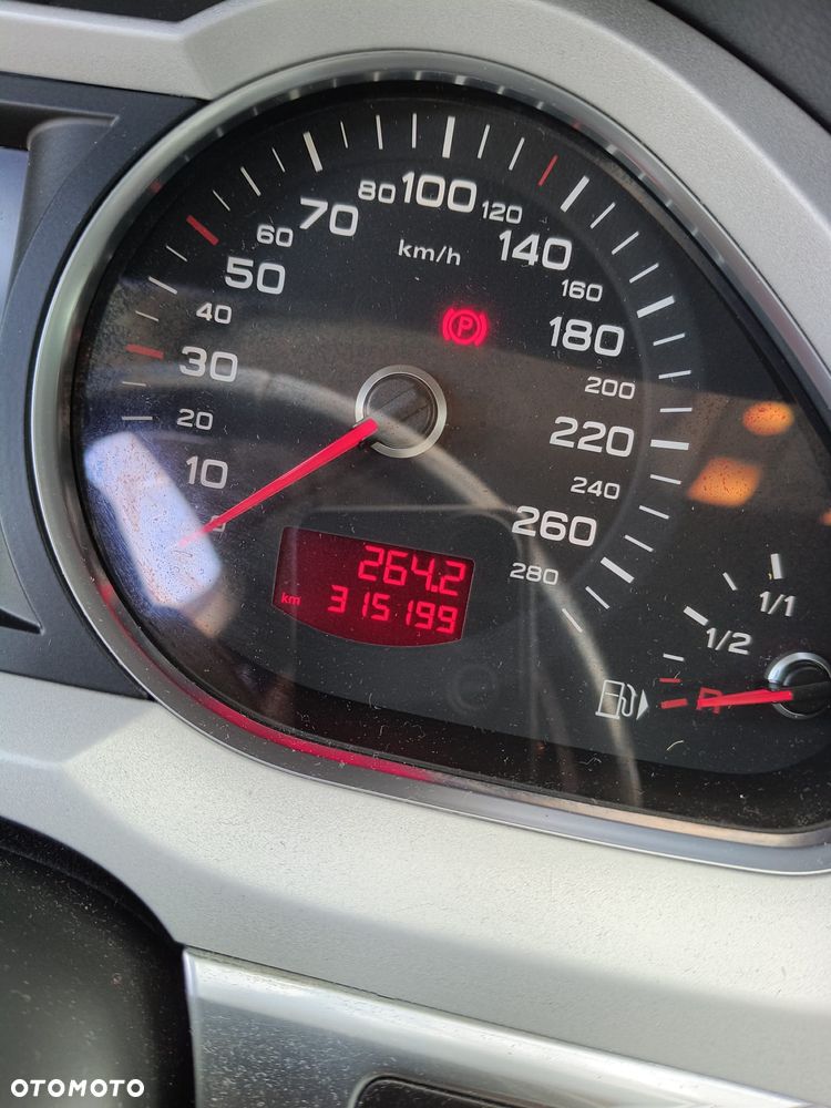 Audi A6 Avant 2.0 TDI - 9