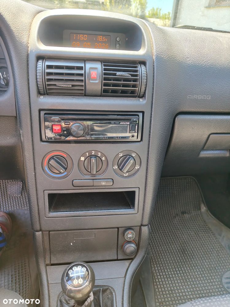 Opel Astra 1.4 Start - 10