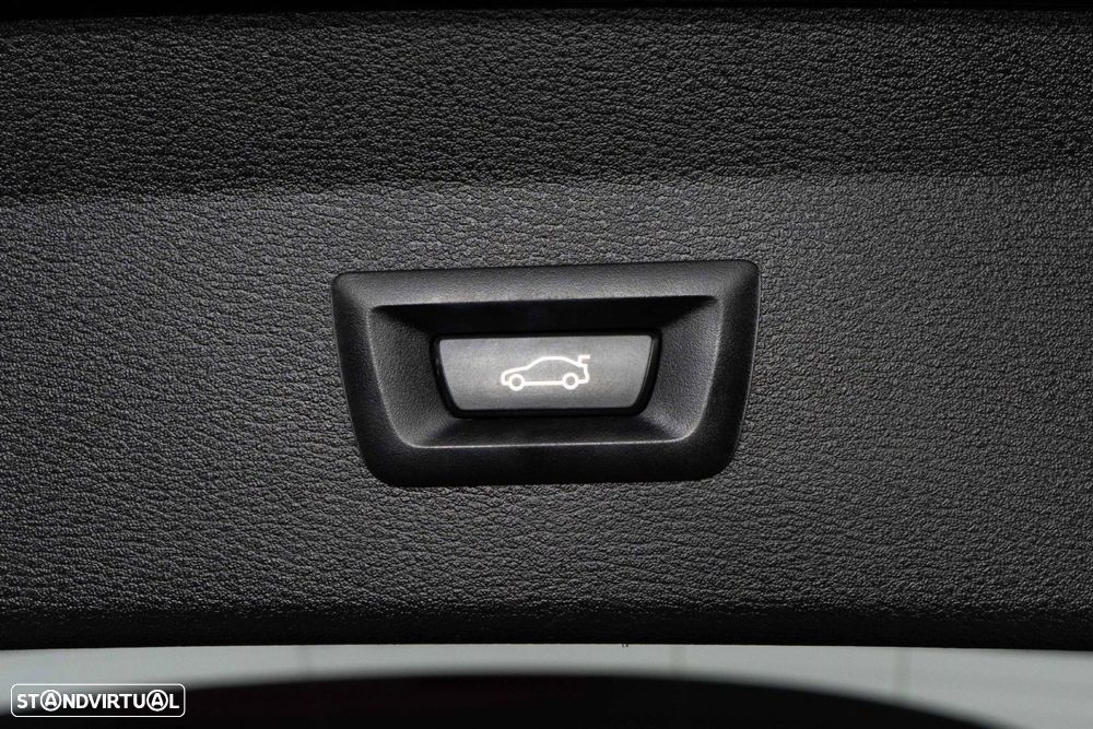 BMW X1 25 e xDrive Corporate Edition - 16