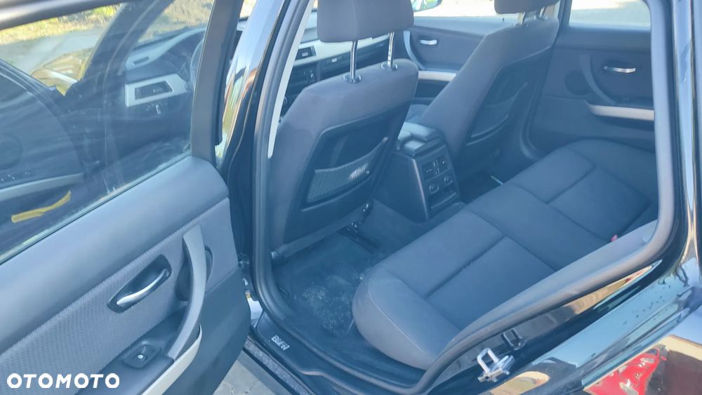 BMW Seria 3 320d - 22