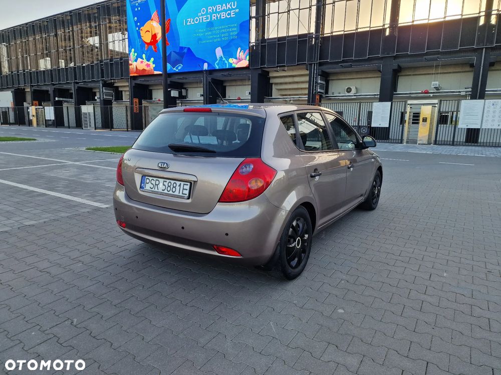Kia Ceed - 6