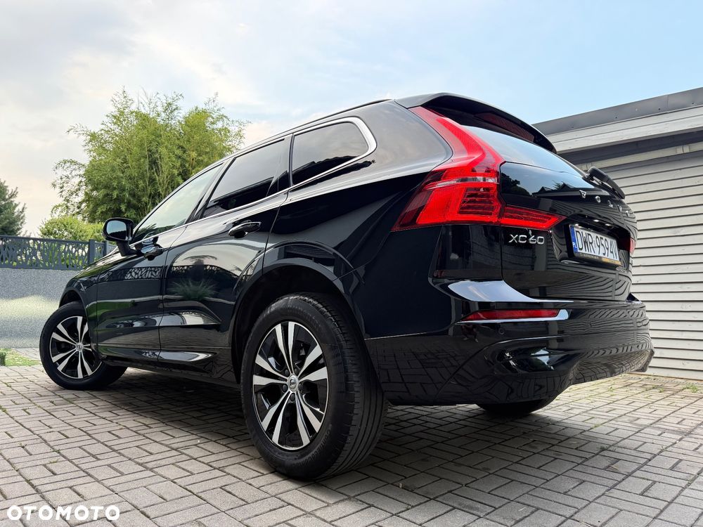 Volvo XC 60 B4 D Geartronic Momentum Pro - 3