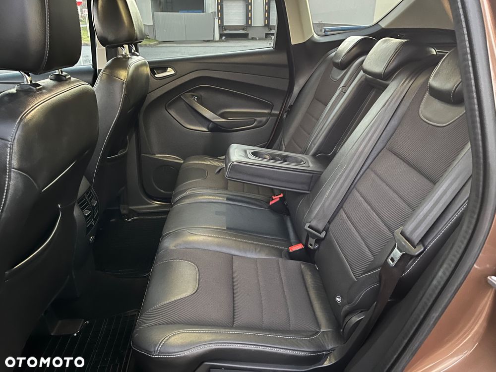 Ford Kuga 1.6 EcoBoost 2x4 Titanium - 26