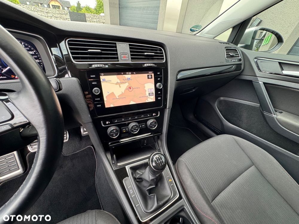 Volkswagen Golf 1.5 TSI ACT Sound - 18