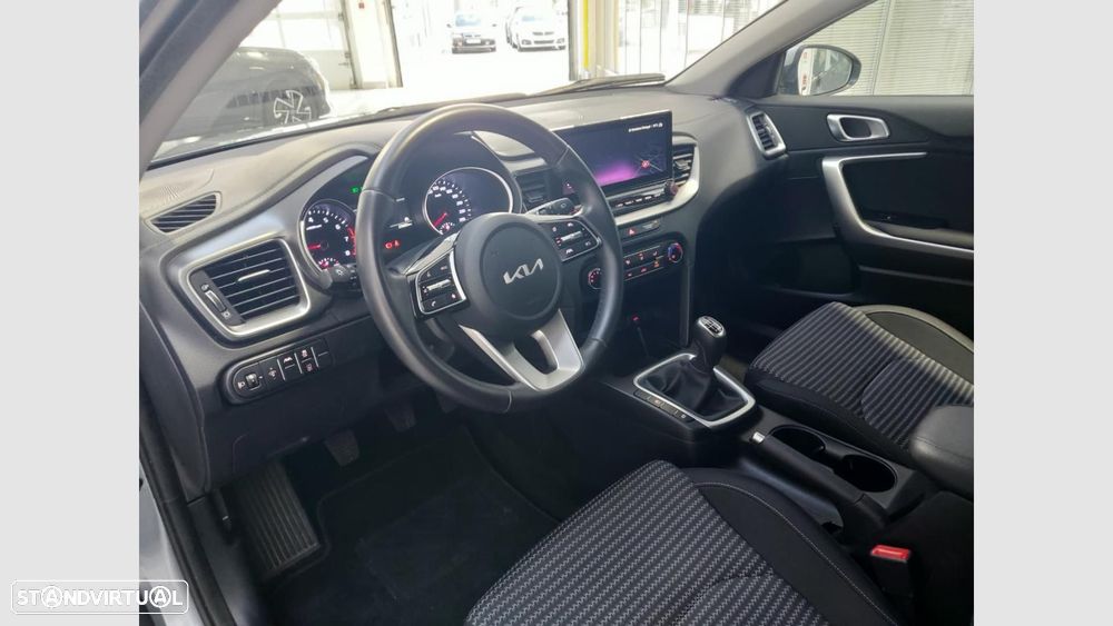 Kia XCeed 1.0 T-GDI Dynamic — fotografia 7
