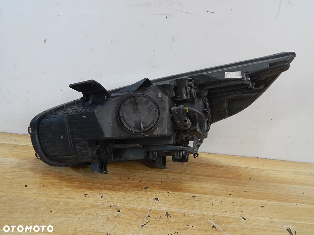 Lampa reflektor przód LED Kia Carens IV 13-19  Łuków części - 6