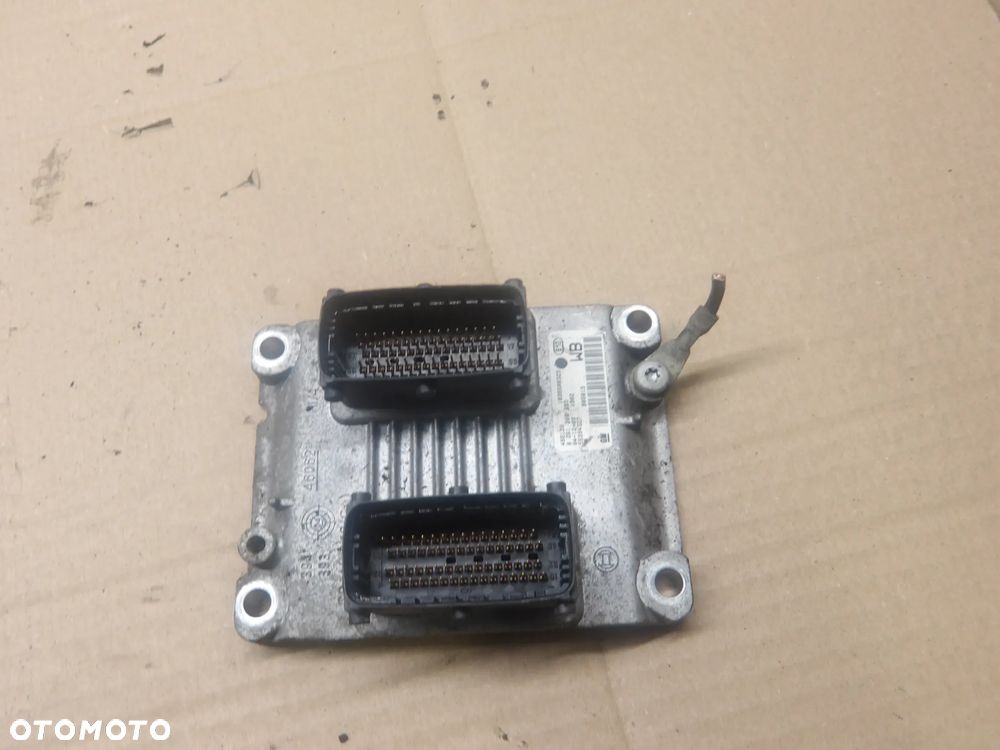 OPEL CORSA C LIFT 03-06 1.0B STEROWNIK KOMPUTER SILNIKA 0261208393 - 1