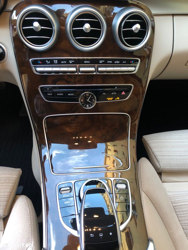 Mercedes-Benz C - 10