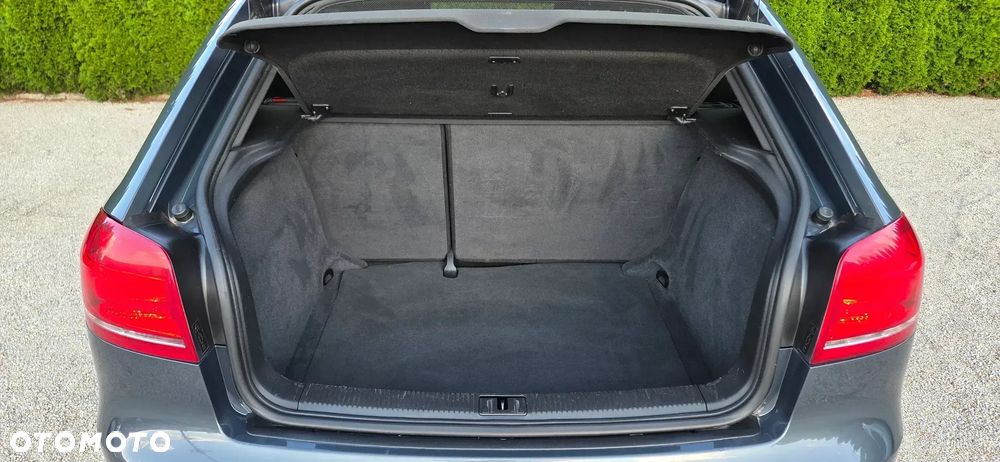 Audi A3 ver-1-4-tfsi-s-tronic-s-line-sportpaket - 11