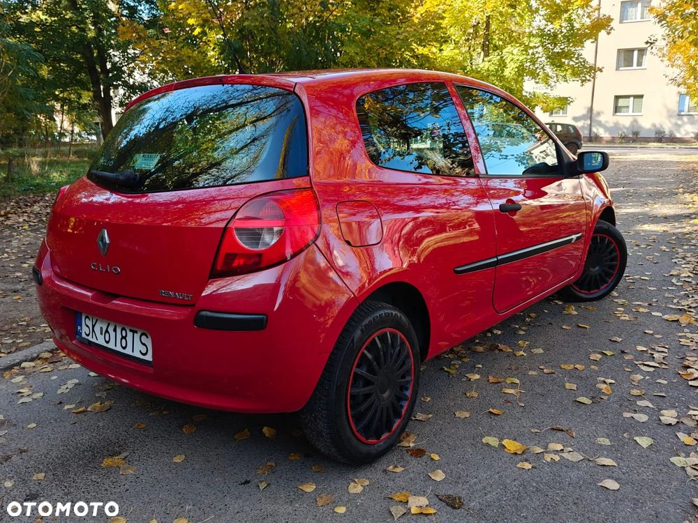 Renault Clio 2006 photo 4