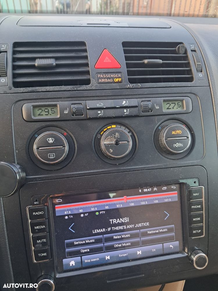 Volkswagen Touran - 8