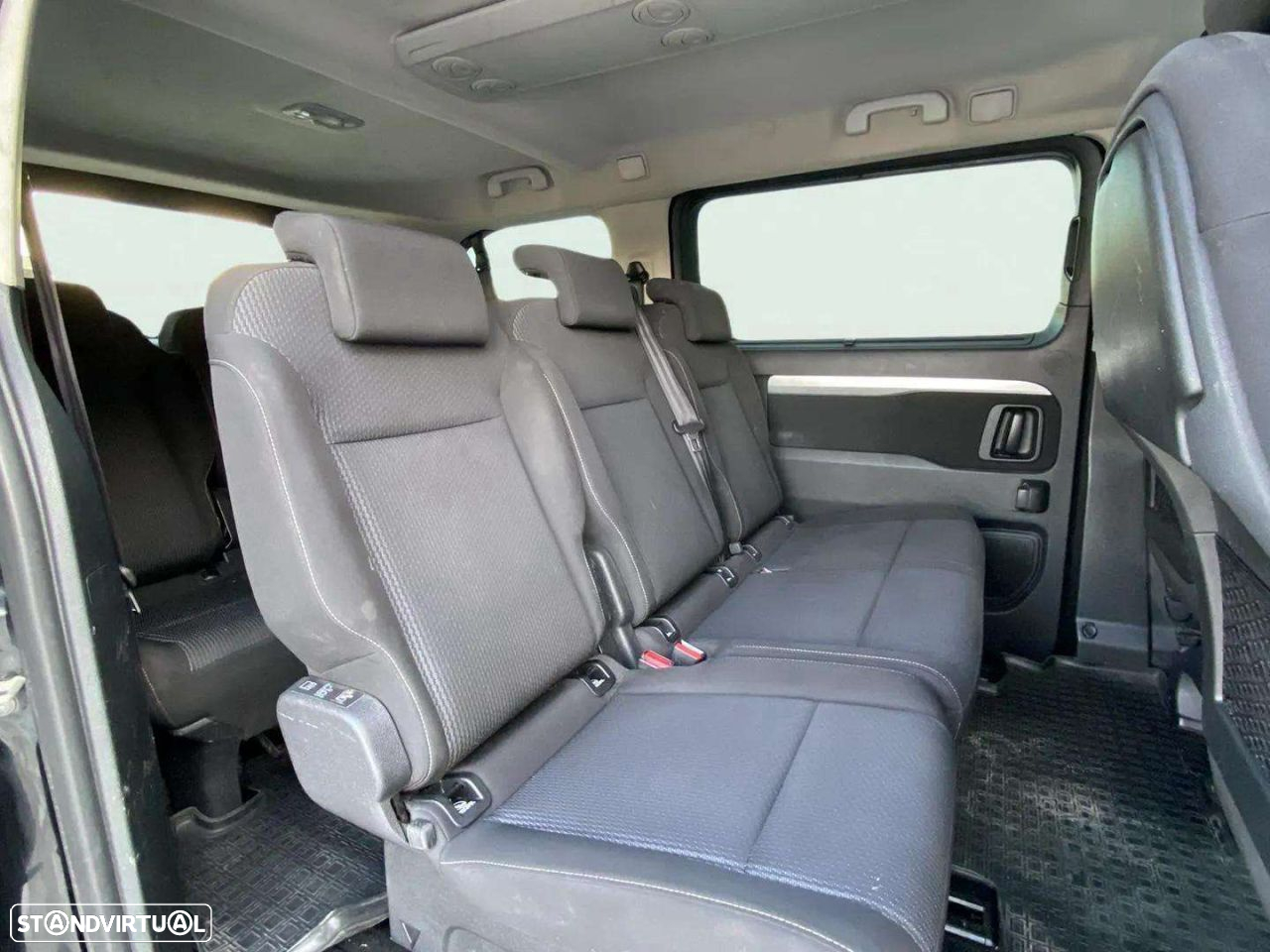 Peugeot Traveller 2.0 BlueHDi L2H1 Business Standard EAT8 - 18