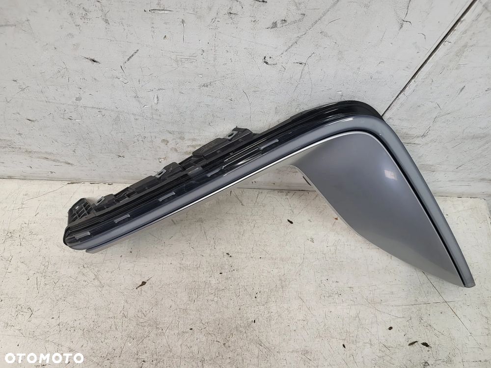 Hongqi E-HS9 2020- led DRL prawy do jazdy dziennej halogen lampa - 4