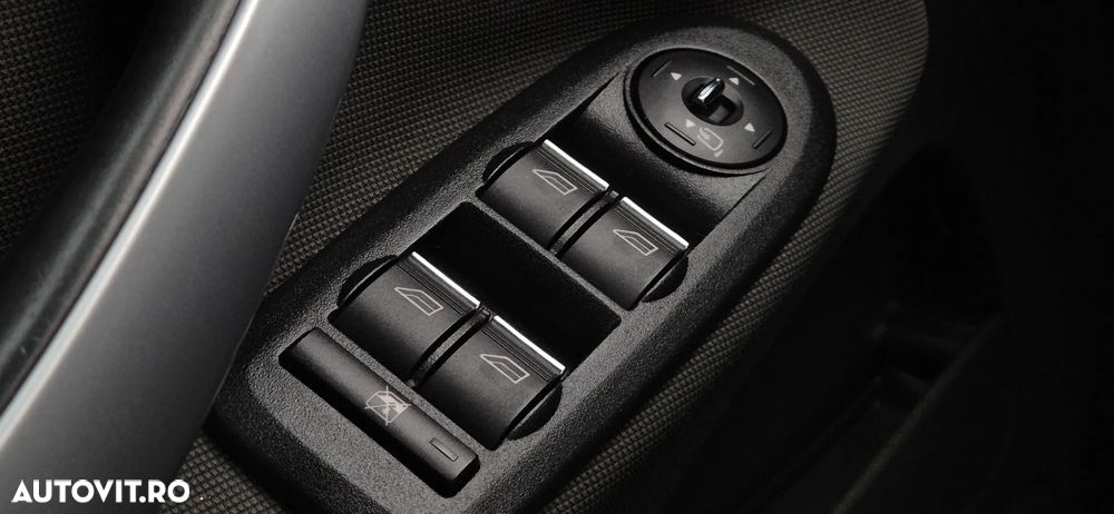 Ford Kuga 2.0 TDCi 2x4 Titanium - 11