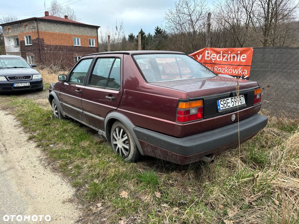 Volkswagen Jetta - 3