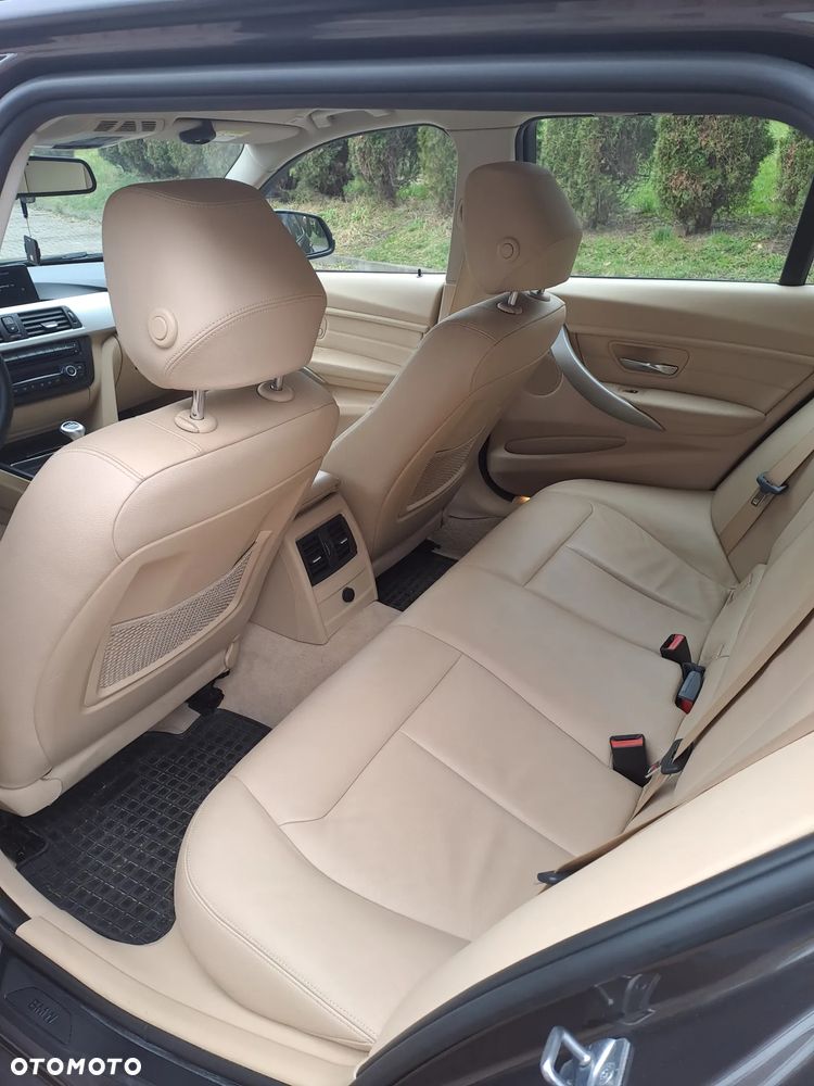 BMW Seria 3 320d - 11